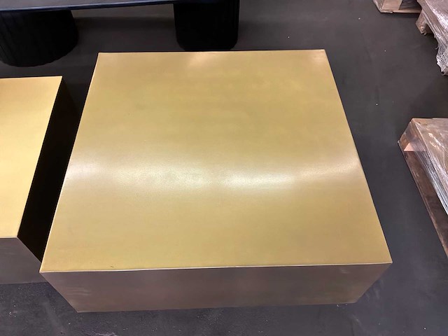 Ptmd irvy gold ijzeren salontafel set van 2 - afbeelding 8 van  11
