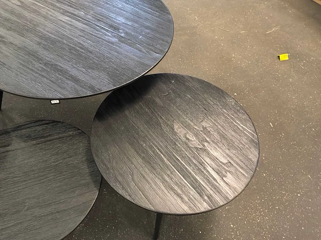 Ptmd thyrsa zwart salontafel recycled teak wood set van 4 - afbeelding 4 van  10