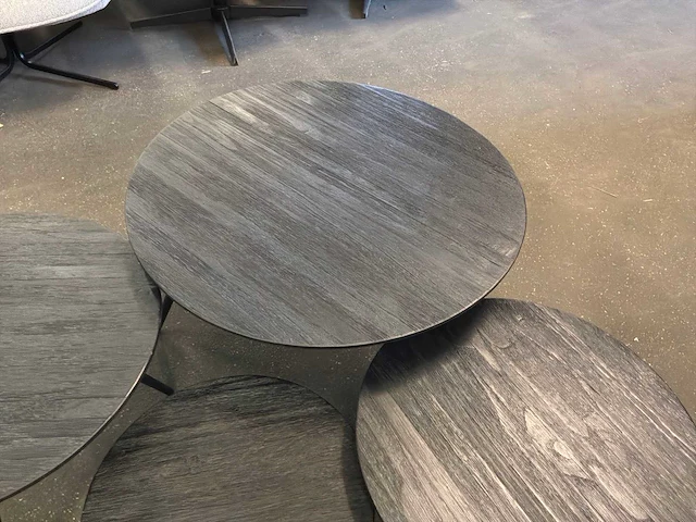 Ptmd thyrsa zwart salontafel recycled teak wood set van 4 - afbeelding 8 van  10