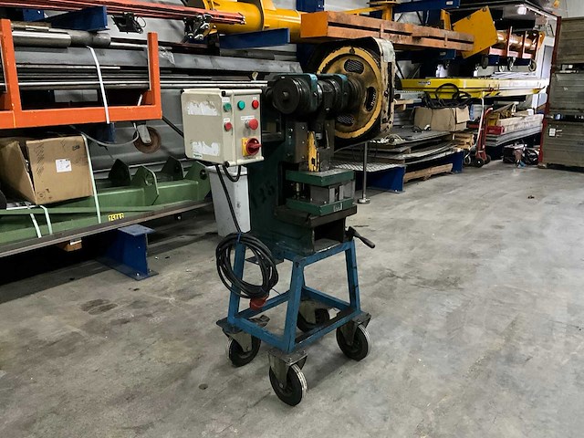 Pts machining mobiele excentrie pers - afbeelding 1 van  5
