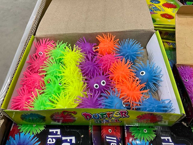 Puffer ball - partij speelgoed - afbeelding 4 van  9