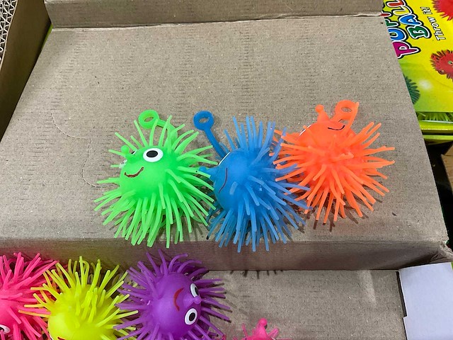 Puffer ball - partij speelgoed - afbeelding 6 van  9
