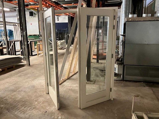 Pui met openslaande deuren - afbeelding 1 van  5