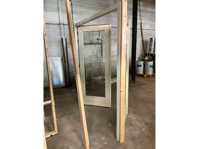 Pui met openslaande deuren - afbeelding 2 van  5