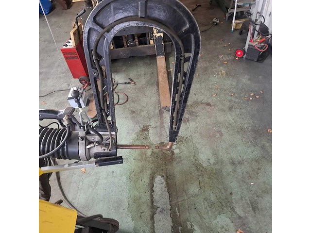 Puntlasmachine - afbeelding 5 van  12