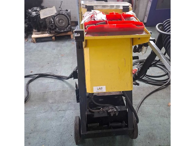 Puntlasmachine - afbeelding 6 van  12