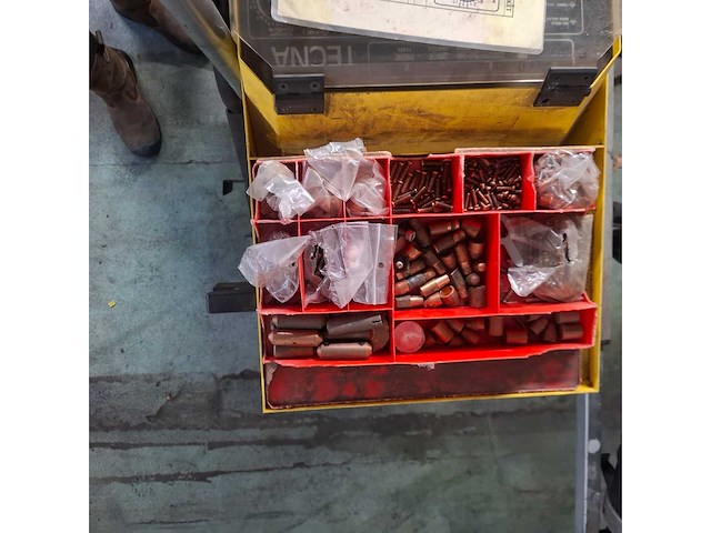 Puntlasmachine - afbeelding 8 van  12