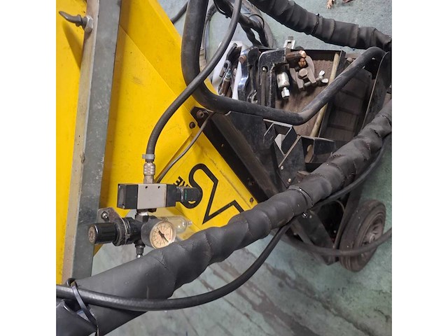 Puntlasmachine - afbeelding 12 van  12