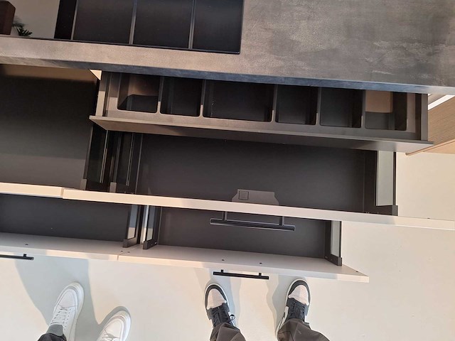 Punto - showroomkeuken met pelgrim apparatuur - afbeelding 4 van  19