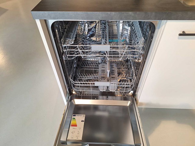 Punto - showroomkeuken met pelgrim apparatuur - afbeelding 19 van  19