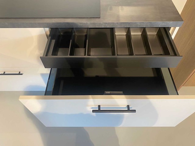 Punto - showroomkeuken met pelgrim apparatuur - afbeelding 7 van  23