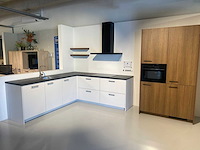 Punto - showroomkeuken met pelgrim apparatuur - afbeelding 1 van  23