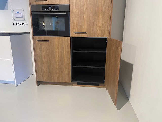 Punto - showroomkeuken met pelgrim apparatuur - afbeelding 12 van  13