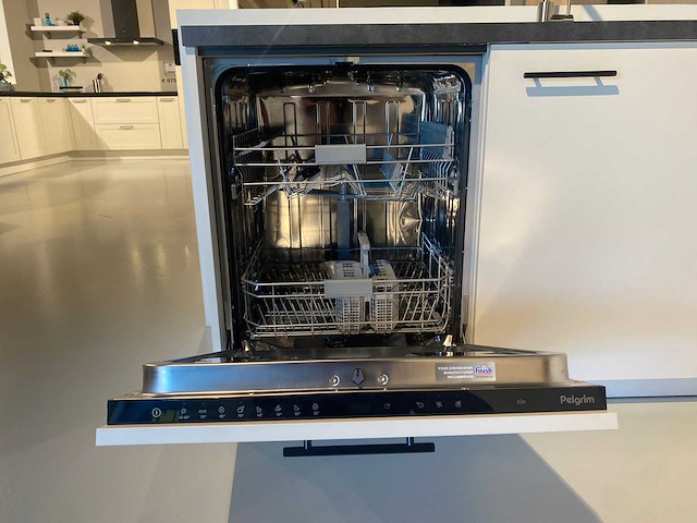 Punto - showroomkeuken met pelgrim apparatuur - afbeelding 8 van  18