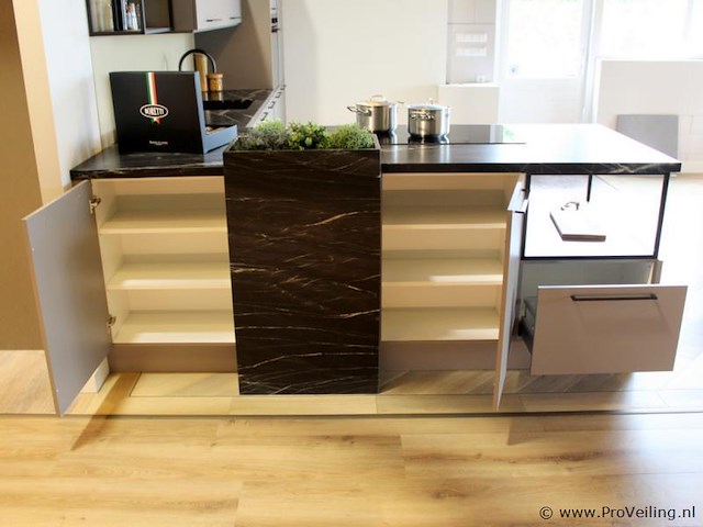 Punto cucina eilandkeuken met apparatenwand - afbeelding 33 van  45