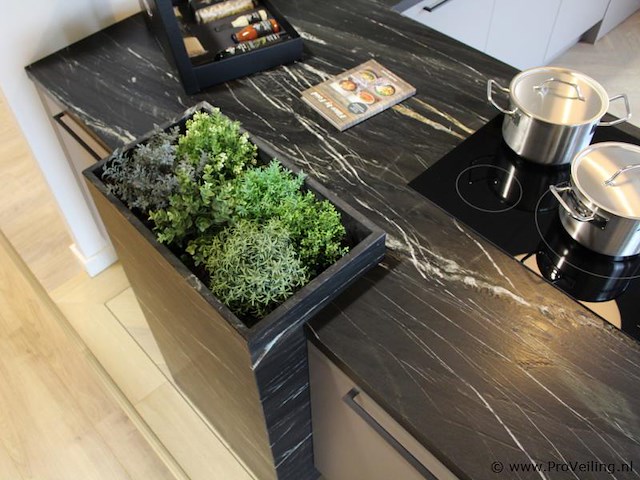 Punto cucina eilandkeuken met apparatenwand - afbeelding 35 van  45