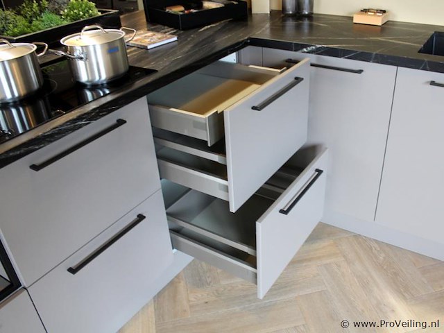 Punto cucina eilandkeuken met apparatenwand - afbeelding 44 van  45