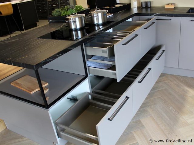 Punto cucina eilandkeuken met apparatenwand - afbeelding 45 van  45