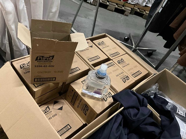 Purell desinfecterende handfoam (64x) - afbeelding 1 van  5