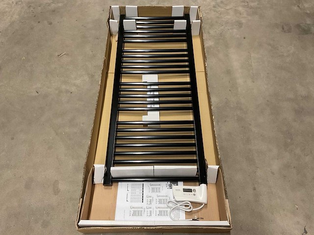 Purmo flores 24t050 1222x500mm elektrische designradiator - afbeelding 1 van  6