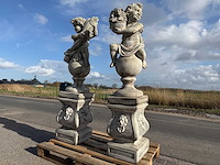Putti op sokkel(2x) - afbeelding 1 van  4