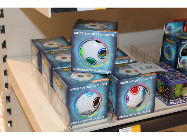 Puzzelballen xl zeven stuks. - afbeelding 1 van  2