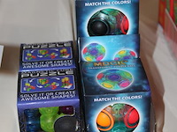 Puzzelkubus en ballen vijf stuks. - afbeelding 2 van  3
