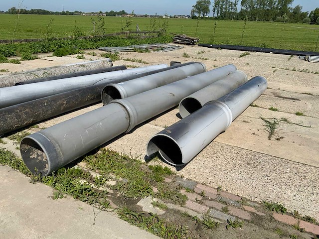 Pvc buis (4x) - afbeelding 1 van  2