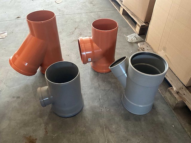 Pvc hulpstukken 200mm (11x) - afbeelding 1 van  8