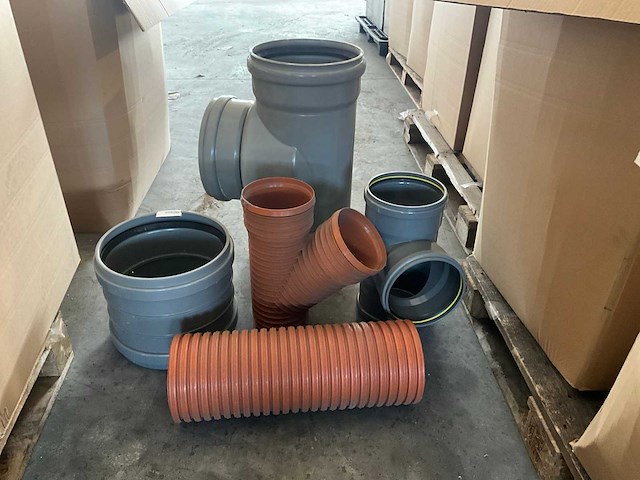 Pvc hulpstukken (9x) - afbeelding 1 van  8