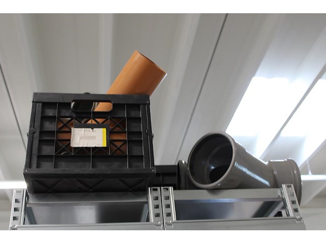 Pvc koppel stukken in diverse maten en uitvoeringen in twee stellingdelingen. - afbeelding 4 van  4