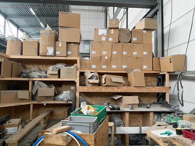 Pvc materiaal en inhoud werkplaats - afbeelding 3 van  18