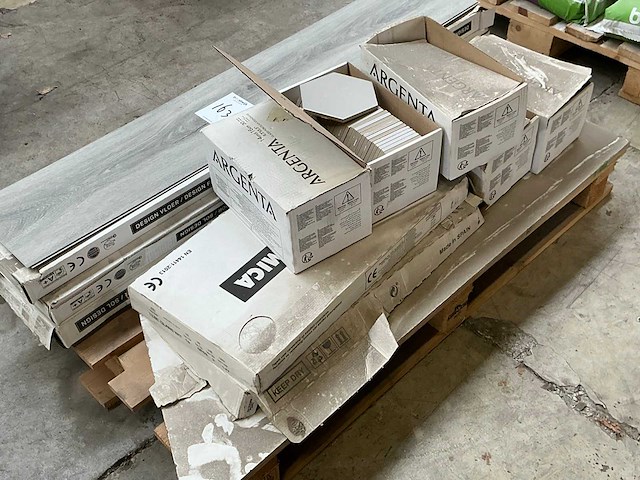 Pvc vloer en tegels - afbeelding 2 van  7