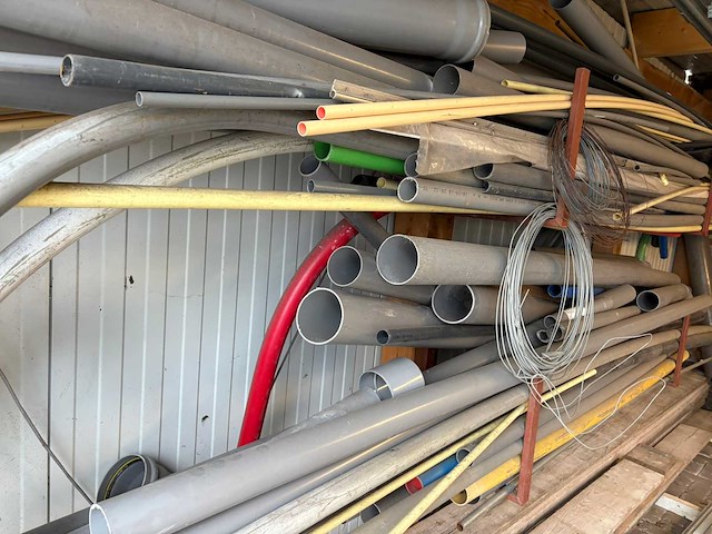 Pvc voorraad - afbeelding 2 van  3