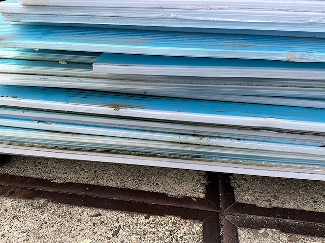 Pylocarbonaat sheets - roofing material (39x) - afbeelding 7 van  8