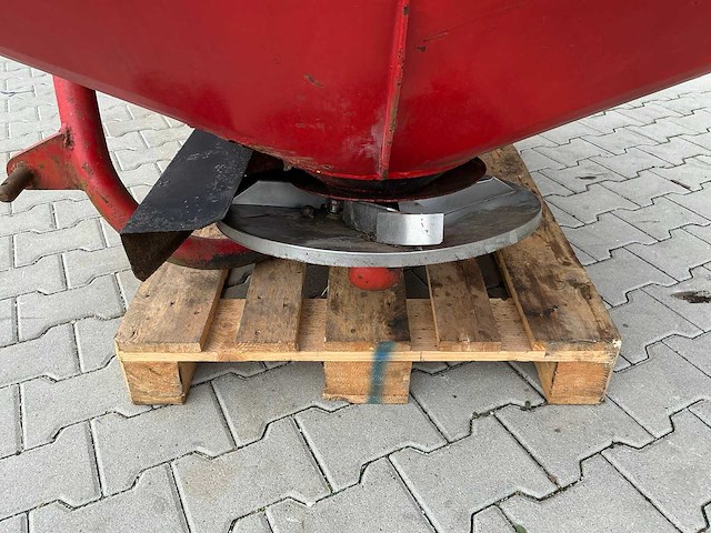 Pz zweegers spectra 800 kunstmeststrooier - afbeelding 16 van  19