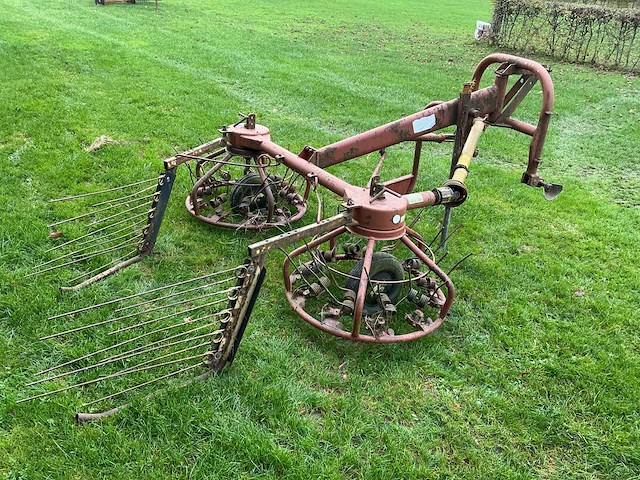Pz zweegers th serie dubbelrotor hooischudder/hark - afbeelding 1 van  18