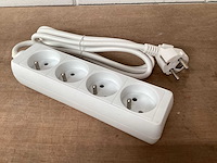 Q-link stekkerdoos 4 voudig, met penaarde (40x) - afbeelding 1 van  4