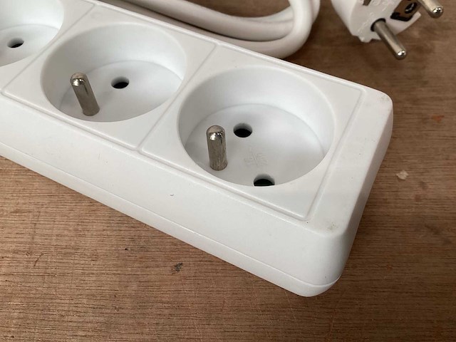 Q-link stekkerdoos 4 voudig, met penaarde (40x) - afbeelding 3 van  4