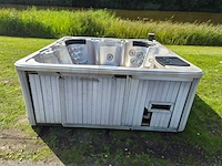 Q spa 6 persoons jacuzzi en buitenspa - afbeelding 12 van  20