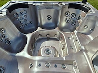 Q spa 6 persoons jacuzzi en buitenspa - afbeelding 17 van  20