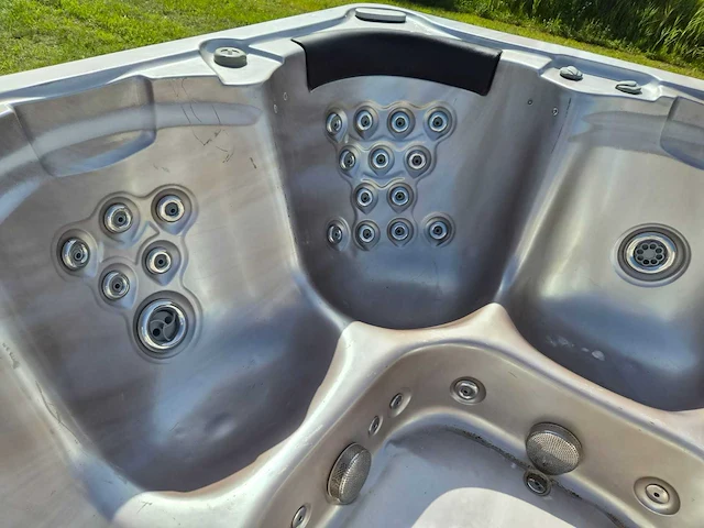 Q spa 6 persoons jacuzzi en buitenspa - afbeelding 8 van  18
