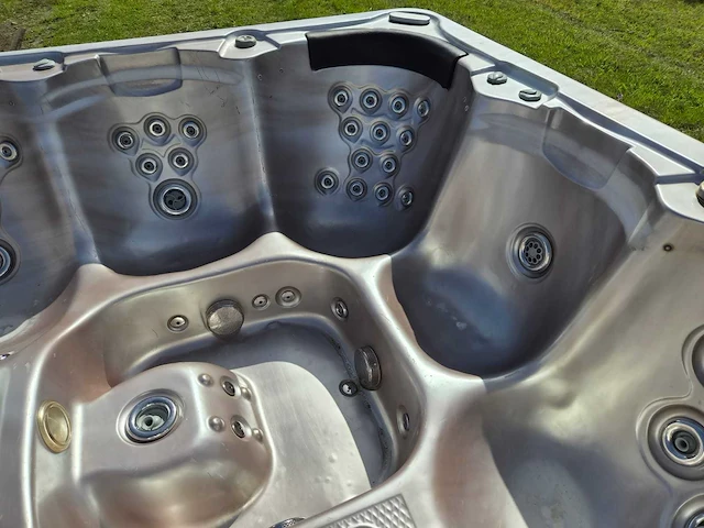 Q spa 6 persoons jacuzzi en buitenspa - afbeelding 11 van  18