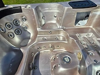 Q spa 6 persoons jacuzzi en buitenspa - afbeelding 12 van  18