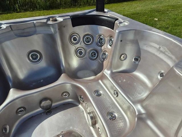 Q spa 6 persoons jacuzzi en buitenspa - afbeelding 3 van  20