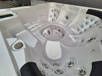 Q spas 5 persoons jacuzzi en buitenspa - afbeelding 13 van  31