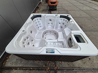 Q spas 5 persoons jacuzzi en buitenspa - afbeelding 12 van  31