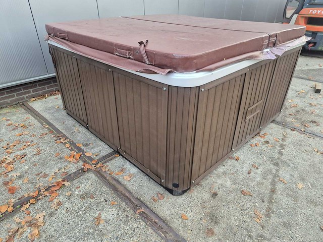 Q spas 5 persoons jacuzzi en buitenspa - afbeelding 31 van  31