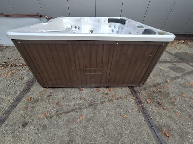 Q spas 5 persoons jacuzzi en buitenspa - afbeelding 22 van  30
