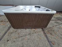 Q spas 5 persoons jacuzzi en buitenspa - afbeelding 22 van  30